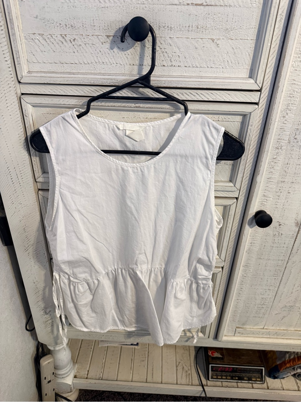 H&M White Sleeveless Peplum Cotton Top